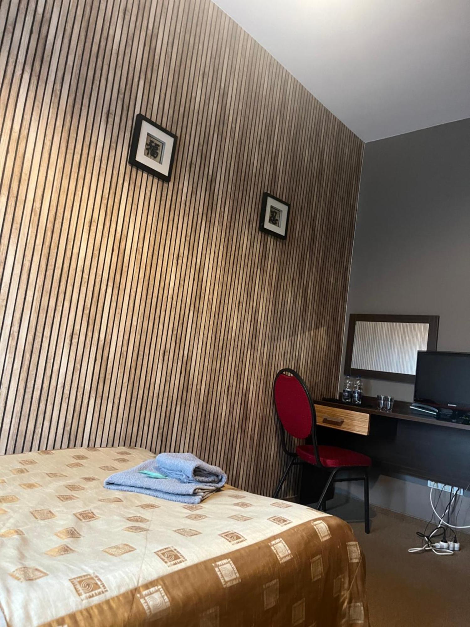 Hotel Chrobry Ленчиця Екстер'єр фото