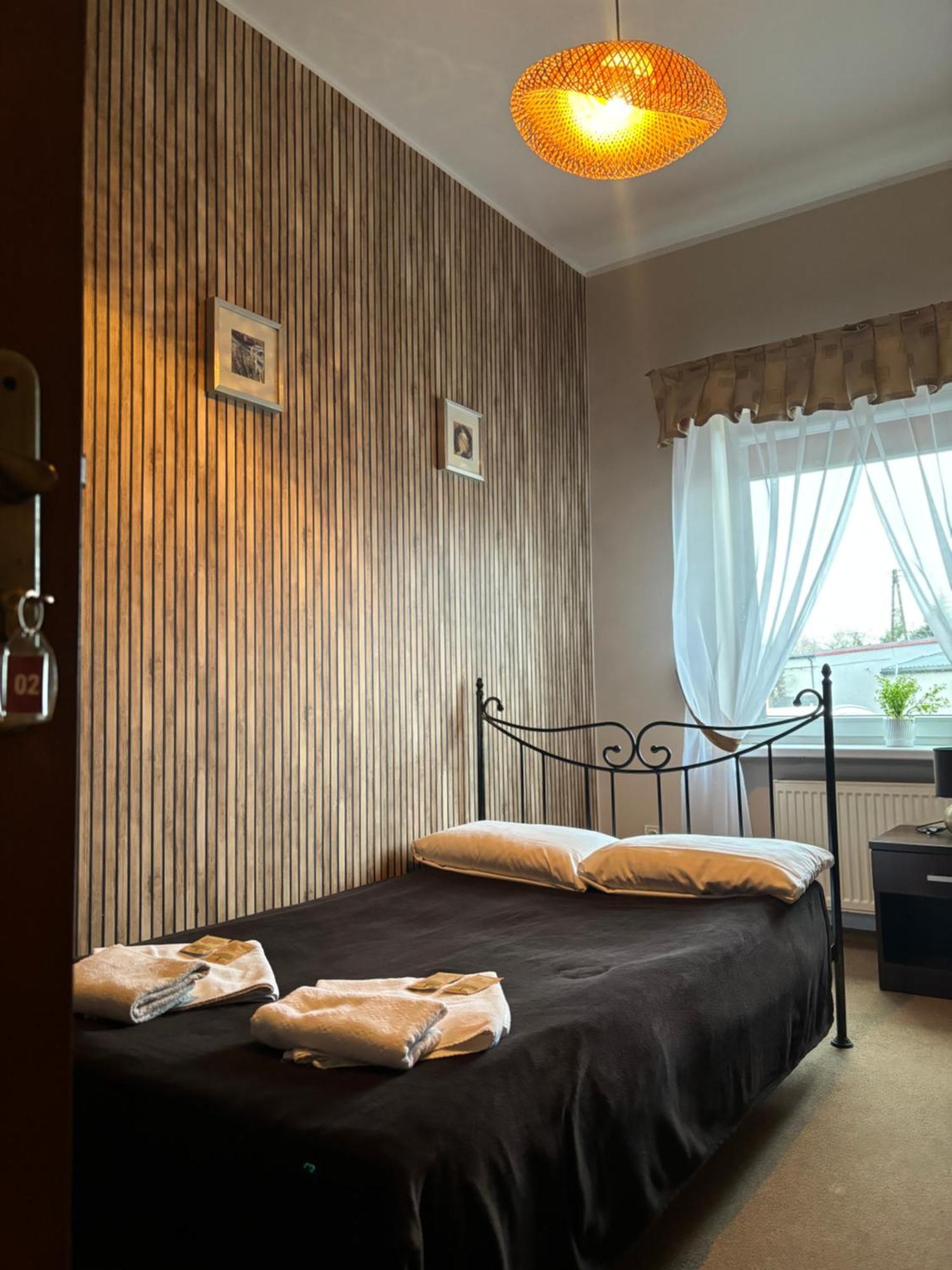 Hotel Chrobry Ленчиця Екстер'єр фото
